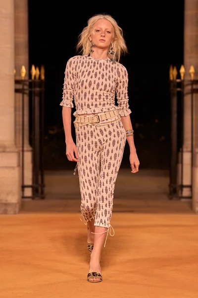 Look 29